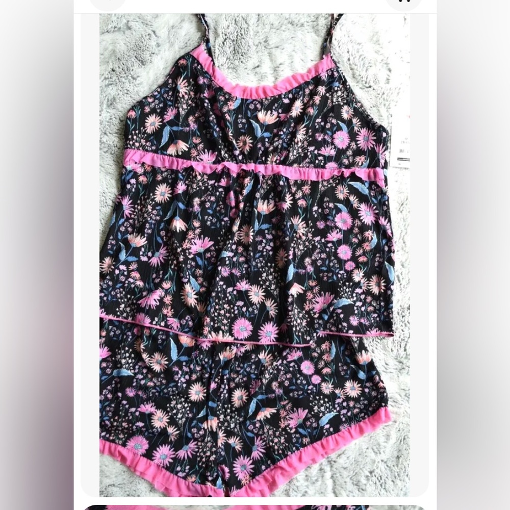 NEW Secret Treasures 2 pc pajama Set Shorts adjustable top, PINK  BLACK,…